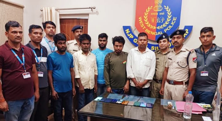 Five members of gang involved in coercion from passengers arrested from NJP station