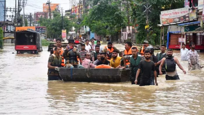 Assam CM inspect flood-effected areas at Dibrugarh city