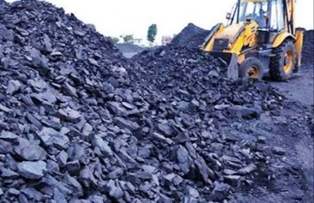 Downfall in employee strength of top PSUs in FY24, biggest drop in Coal India