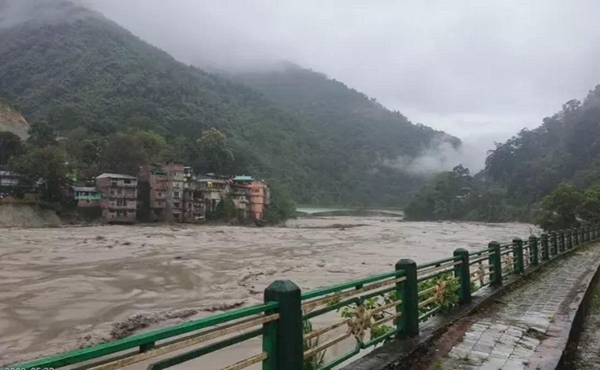 Sikkim CM honors victims of Glacial Lake Outburst Flood