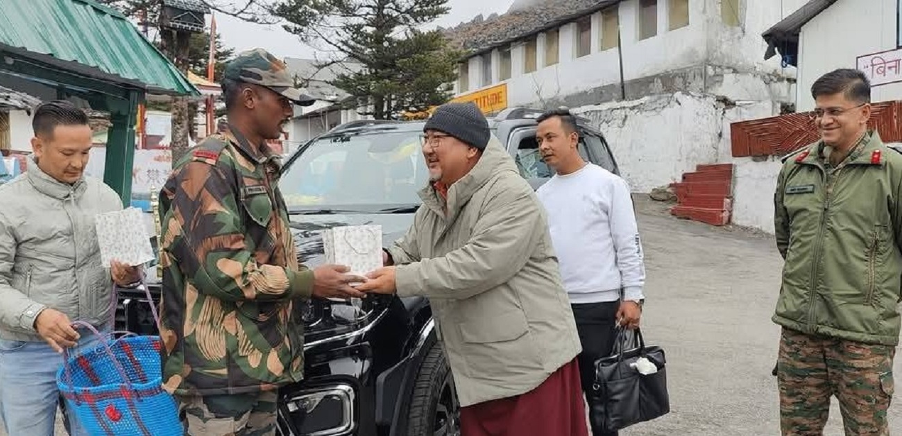 Sikkim Minister Ven. Sonam Lama visits Nathula border to boost soldier morale