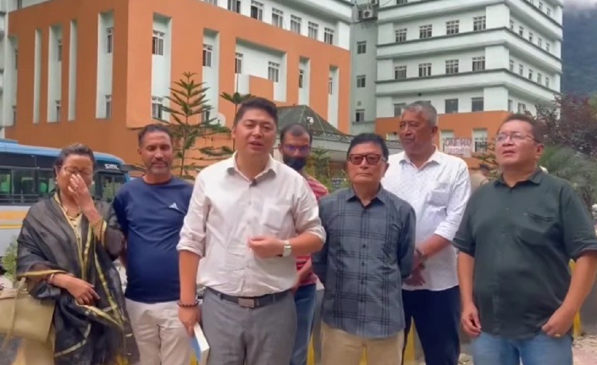 BJP team visits STNM Hospital, clears air on job regularisation rumours