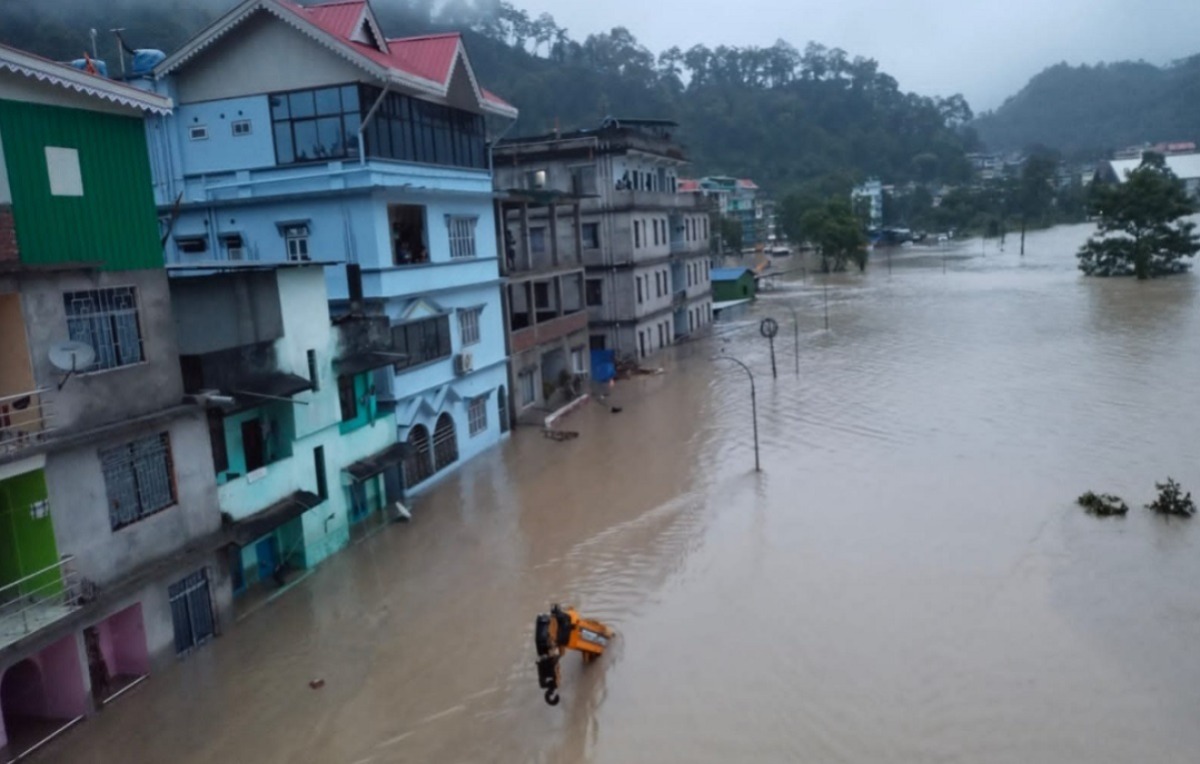 Teesta flooding and landslides sever key roads, cut off Sikkim from West Bengal