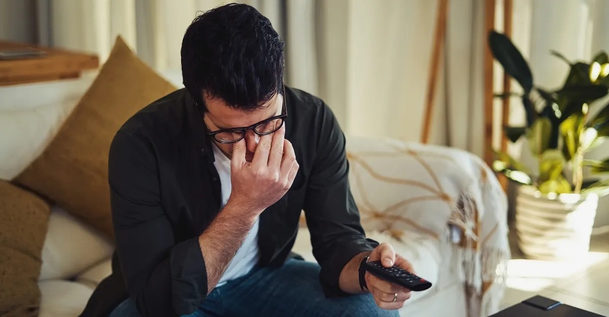 Just 60 minutes on your phone hurts your eyes