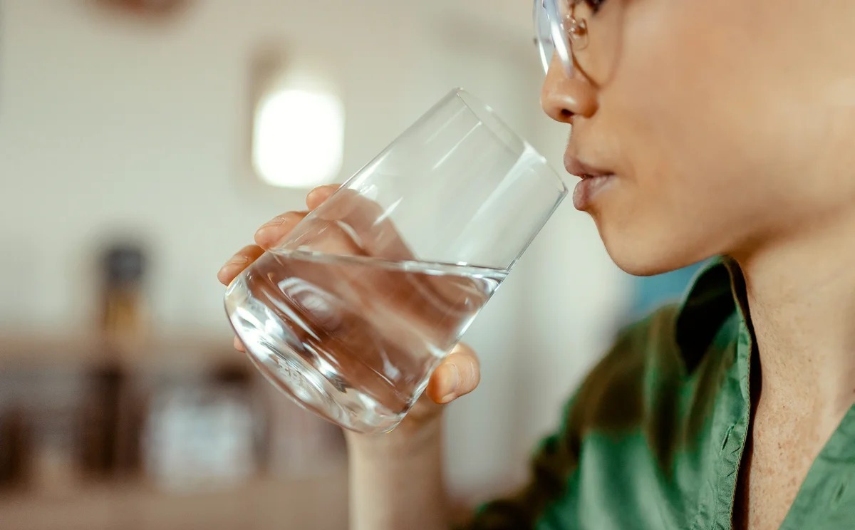 Your body tends to become dehydrated after 6–8 hours of sleep, need water